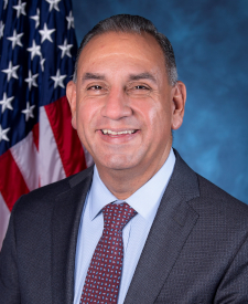 Gilbert Ray Cisneros, Jr., official photograph